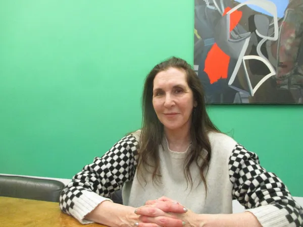 Laurie Simmons on Kurt Weill's It Never Was You: "I love the words to the song because of Ellie [Laurie Simmons] assuming all these characters. It has so many meanings."